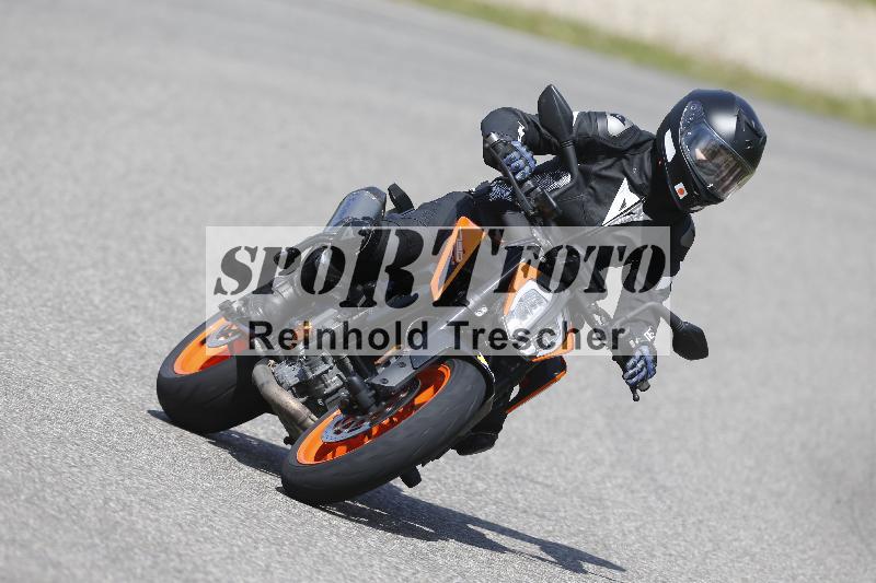 Archiv-2025/09 22.04.2025 Cornu Master School ADR/rot-rouge/30